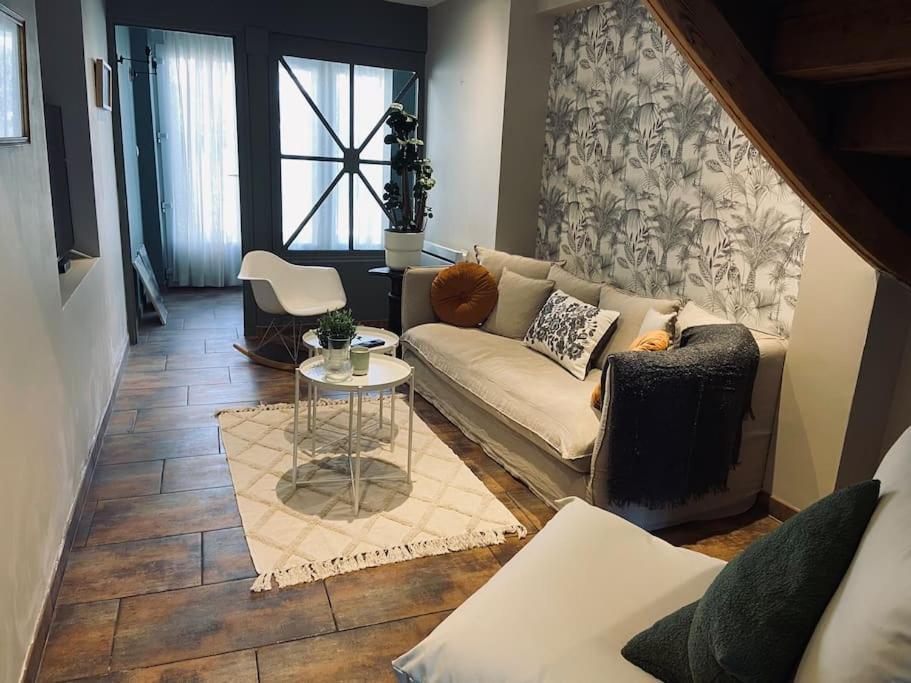 Maison Climatisee Avec Stationnement Et Wifi Bram Exterior foto